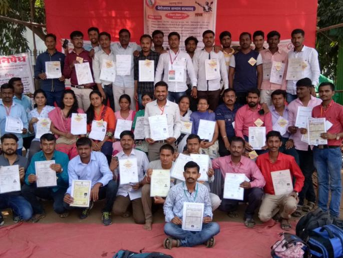 education degree holders are up in arms against government apathy | ...तर, भावी शिक्षक तुम्हालाच पात्रता परीक्षेत नापास करतील! education degree holders are up in arms against government apathy | ...तर, भावी शिक्षक तुम्हालाच पात्रता परीक्षेत नापास करतील!