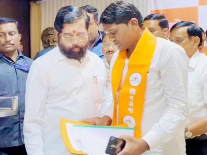 Maruti Mengal's entry into Shinde Sena in the presence of Eknath Shinde at Ahilyanagar Akole is in controversy, 40-50 names are alleged to be bogus | शिंदेसेनेत प्रवेश करणाऱ्या नेत्याचा प्रताप; पक्षप्रवेशात ४०-५० नावे बोगस निघाली, प्रकरण काय?