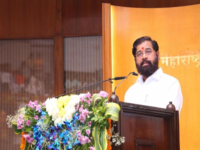 Eknath Shinde in the role of Ramdas Athawale, everyone laughed at Gavai's felicitation ceremony | कुजबुज! रामदास आठवलेंच्या भूमिकेत एकनाथ शिंदे, गवईंच्या सत्कार सोहळ्यात सगळे हसले Eknath Shinde in the role of Ramdas Athawale, everyone laughed at Gavai's felicitation ceremony | कुजबुज! रामदास आठवलेंच्या भूमिकेत एकनाथ शिंदे, गवईंच्या सत्कार सोहळ्यात सगळे हसले