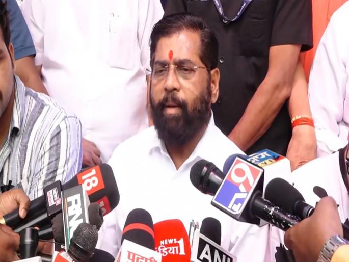 Chief Minister Eknath Shinde criticized Mahavikas Aghadi | यांनी कितीही रडगाणं गायलं तरी, विधानसभेची हंडी महायुतीच फोडणार; एकनाथ शिंदेंचा विरोधकांना टोला Chief Minister Eknath Shinde criticized Mahavikas Aghadi | यांनी कितीही रडगाणं गायलं तरी, विधानसभेची हंडी महायुतीच फोडणार; एकनाथ शिंदेंचा विरोधकांना टोला