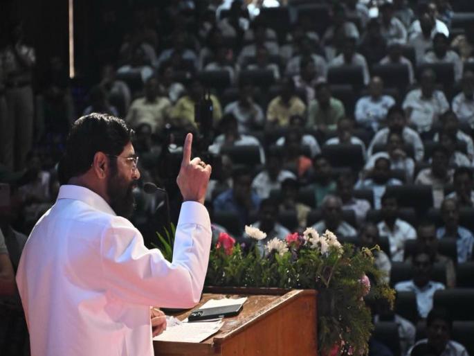 Uddhav Sena life in the coffers of Mumbai Municipal Corporation; Eknath Shinde's criticism on Uddhav Thackeray | उद्धवसेनेचा जीव मुंबई महानगरपालिकेच्या तिजोरीत; एकनाथ शिंदे यांची टीका