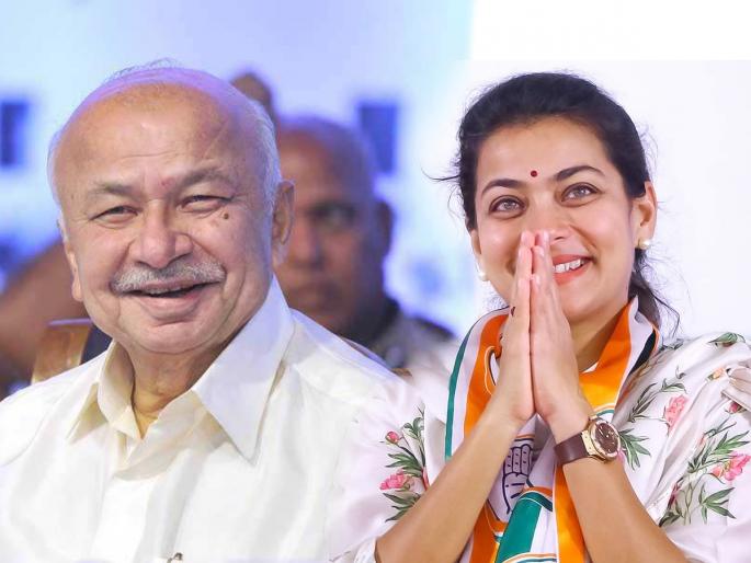 He will not contest the Lok Sabha elections, Praniti will contest; Sushilkumar Shinde gave the hint | लोकसभा निवडणूक लढणार नाही, प्रणितीच लढतील; सुशीलकुमार शिंदेंनी दिले संकेत He will not contest the Lok Sabha elections, Praniti will contest; Sushilkumar Shinde gave the hint | लोकसभा निवडणूक लढणार नाही, प्रणितीच लढतील; सुशीलकुमार शिंदेंनी दिले संकेत