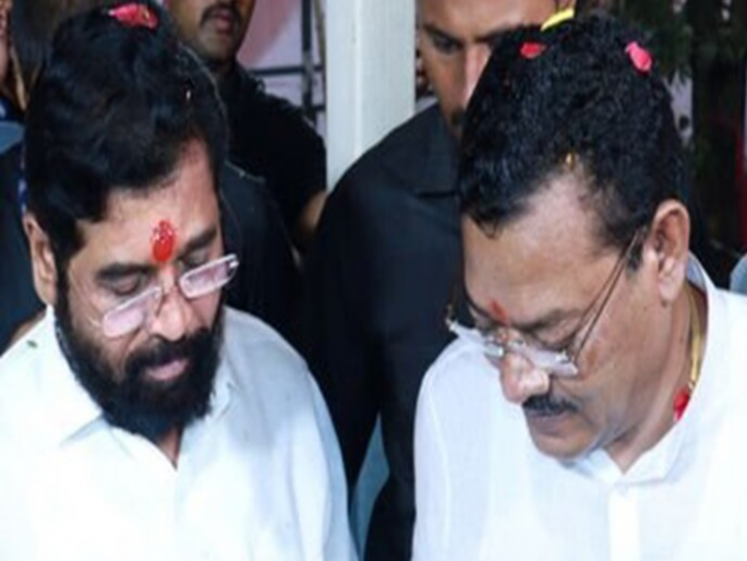 The Chief Minister said, 'You fight for Aurangabad Loksabha '; Sanjay Shirsat said, 'Don't want to go Delhi!' | मुख्यमंत्री म्हणाले,'तुम्ही लढा'; संजय शिरसाट म्हणाले,'दिल्ली नको रे बाबा!' The Chief Minister said, 'You fight for Aurangabad Loksabha '; Sanjay Shirsat said, 'Don't want to go Delhi!' | मुख्यमंत्री म्हणाले,'तुम्ही लढा'; संजय शिरसाट म्हणाले,'दिल्ली नको रे बाबा!'