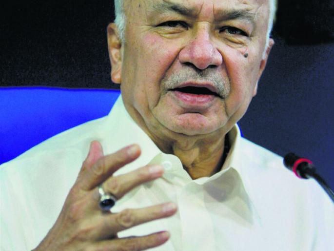 In the steering committee of the Congress, Shinde, Wasnik, Pandey from the state | काँग्रेसच्या सुकाणू समितीत राज्यातून शिंदे, वासनिक, पांडे In the steering committee of the Congress, Shinde, Wasnik, Pandey from the state | काँग्रेसच्या सुकाणू समितीत राज्यातून शिंदे, वासनिक, पांडे