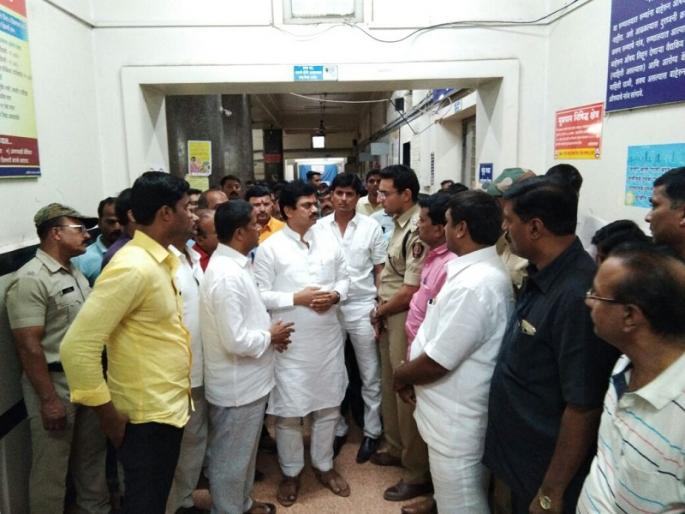 After the Jummid double murder, the vicious hoax against Guardian Minister Ram Shinde | जामखेड दुहेरी हत्याकांडानंतर पालकमंत्री राम शिंदे यांच्याविरुद्ध जोरदार घोषणाबाजी After the Jummid double murder, the vicious hoax against Guardian Minister Ram Shinde | जामखेड दुहेरी हत्याकांडानंतर पालकमंत्री राम शिंदे यांच्याविरुद्ध जोरदार घोषणाबाजी