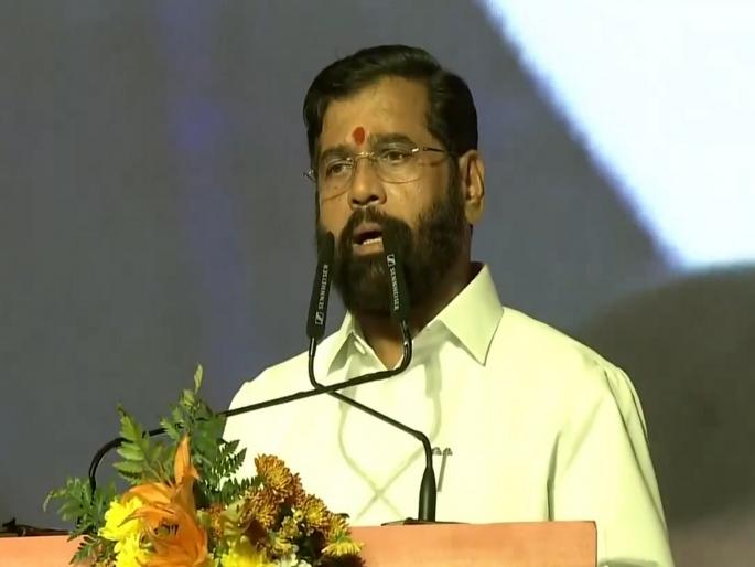 Maharashtra CM Swearing Ceremony : Eknath Shinde paid obeisance to two Gurus | शपथेआधी एकनाथ शिंदेंनी दोन गुरूंना केलं वंदन; मोदी-शाहांसह १३ कोटी जनतेचे मानले आभार Maharashtra CM Swearing Ceremony : Eknath Shinde paid obeisance to two Gurus | शपथेआधी एकनाथ शिंदेंनी दोन गुरूंना केलं वंदन; मोदी-शाहांसह १३ कोटी जनतेचे मानले आभार
