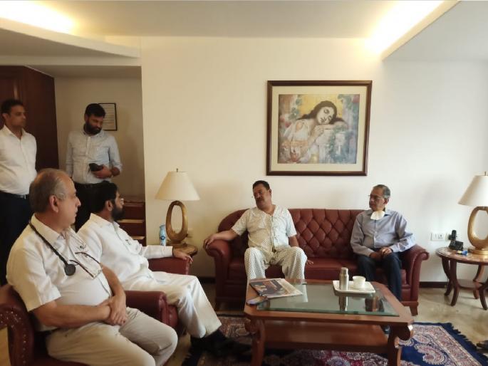 Chief Minister Eknath Shinde met Sanjay Shirsat, inquired about his health | Sanjay Shirsat: मुख्यमंत्री शिंदे यांनी घेतली संजय शिरसाटांची भेट, तब्येतीची विचारपूस केली... Chief Minister Eknath Shinde met Sanjay Shirsat, inquired about his health | Sanjay Shirsat: मुख्यमंत्री शिंदे यांनी घेतली संजय शिरसाटांची भेट, तब्येतीची विचारपूस केली...
