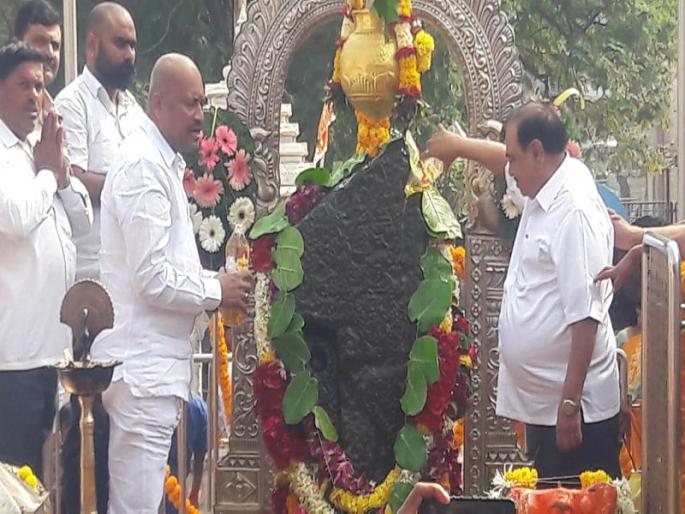 Not on BJP, angry over Eknath Khadse on Fadnavis team | भाजपवर नव्हे, फडणवीस टीमवर नाराज-एकनाथ खडसे  Not on BJP, angry over Eknath Khadse on Fadnavis team | भाजपवर नव्हे, फडणवीस टीमवर नाराज-एकनाथ खडसे