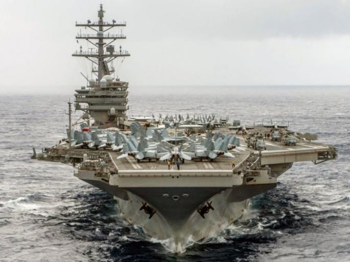 US Navy aircraft collapses in the sea, save 8 people | अमेरिकेच्या नौदलाचे विमान समुद्रात कोसळले, 8 जणांना वाचवले US Navy aircraft collapses in the sea, save 8 people | अमेरिकेच्या नौदलाचे विमान समुद्रात कोसळले, 8 जणांना वाचवले
