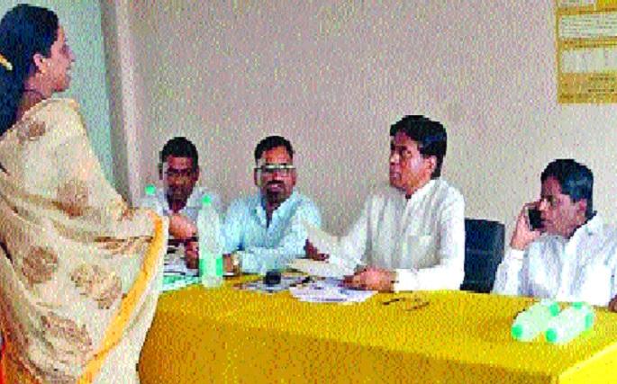 Do not break the power of villages till the rain: Shivajirao Naik | पाऊस येईपर्यंत गावांची वीज तोडू नका-: शिवाजीराव नाईक Do not break the power of villages till the rain: Shivajirao Naik | पाऊस येईपर्यंत गावांची वीज तोडू नका-: शिवाजीराव नाईक