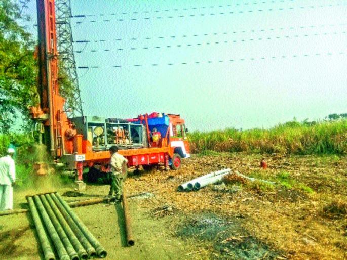 Due to the famine in the eastern part of Shirur, the farmers in the area were distressed | शिरूरच्या पूर्व भागात दुष्काळाची दाहकता वाढली, परिसरातील शेतकरी त्रस्त  Due to the famine in the eastern part of Shirur, the farmers in the area were distressed | शिरूरच्या पूर्व भागात दुष्काळाची दाहकता वाढली, परिसरातील शेतकरी त्रस्त