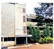 Controversy over school building repairs in Sirdron | शिरढोणमधील विद्यालयाच्या इमारत दुरुस्तीचा वाद Controversy over school building repairs in Sirdron | शिरढोणमधील विद्यालयाच्या इमारत दुरुस्तीचा वाद