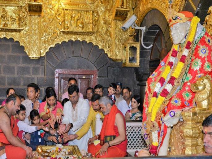 Sainagarite pilgrims throng at the end of the summer holidays | उन्हाळी सुटीच्या अखेरच्या टप्प्यात साईनगरी भाविकांनी फुलली Sainagarite pilgrims throng at the end of the summer holidays | उन्हाळी सुटीच्या अखेरच्या टप्प्यात साईनगरी भाविकांनी फुलली