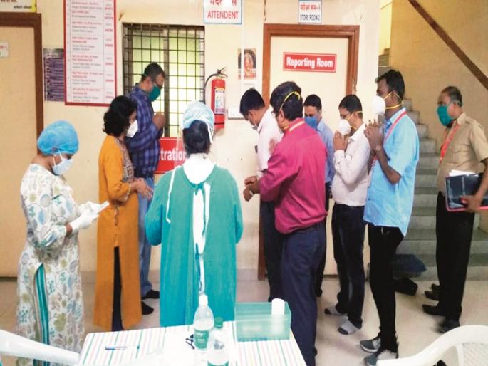 Kovid Care Center started in Shirdi; The discharge of the three was sent to the city | शिर्डीमध्ये कोविड केअर सेंटर सुरू; तिघांचे स्त्राव नगरला पाठविले