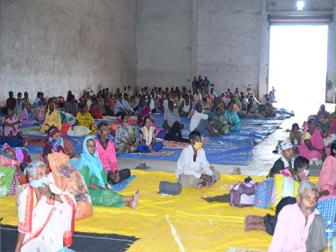 Flood situation continues in Shirol taluka Kolhapur, 5 thousand people migrated | Kolhapur Flood: शिरोळ तालुक्यात पूरस्थिती कायम, ५ हजार लोकांचे स्थलांतर Flood situation continues in Shirol taluka Kolhapur, 5 thousand people migrated | Kolhapur Flood: शिरोळ तालुक्यात पूरस्थिती कायम, ५ हजार लोकांचे स्थलांतर