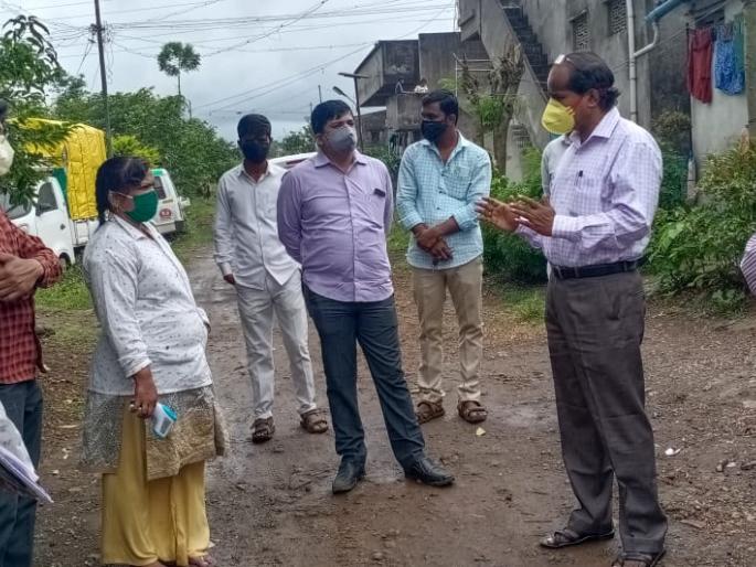 District Health Officer Dr. Yogesh Sale visits Shiroli village | जिल्हा आरोग्य अधिकारी डॉ योगेश साळे यांची शिरोली गावास भेट District Health Officer Dr. Yogesh Sale visits Shiroli village | जिल्हा आरोग्य अधिकारी डॉ योगेश साळे यांची शिरोली गावास भेट