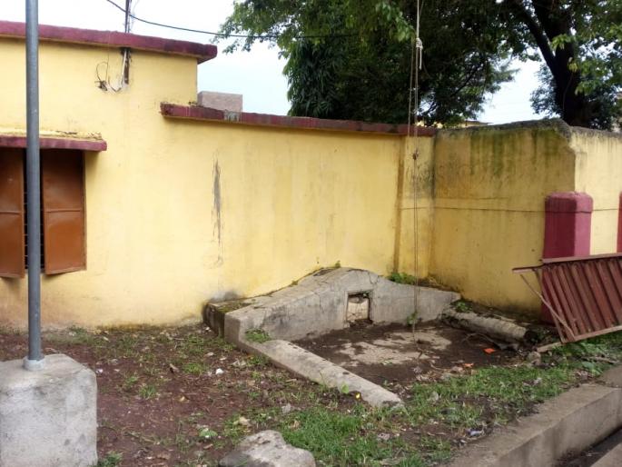 Shirpur's freedom fighter memorials are ignored | शिरपूरचे स्वातंत्र्य सेनानी स्मारक दुर्लक्षीतच Shirpur's freedom fighter memorials are ignored | शिरपूरचे स्वातंत्र्य सेनानी स्मारक दुर्लक्षीतच