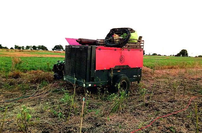 Shirpur Jain: HydroCarbon inspection of farmers! | शिरपूर जैन : हायड्रोकार्बन तपासणीचा फटका शेतकर्‍यांना!