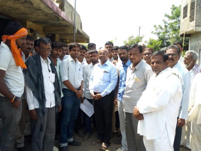 Transformers in Shirpur area moved to Karanjja taluka; Farmer angry! | शिरपूर परिसरातील ‘ट्रान्सफॉर्मर’ कारंजा तालुक्यात हलविले; शेतकरी संतप्त ! Transformers in Shirpur area moved to Karanjja taluka; Farmer angry! | शिरपूर परिसरातील ‘ट्रान्सफॉर्मर’ कारंजा तालुक्यात हलविले; शेतकरी संतप्त !