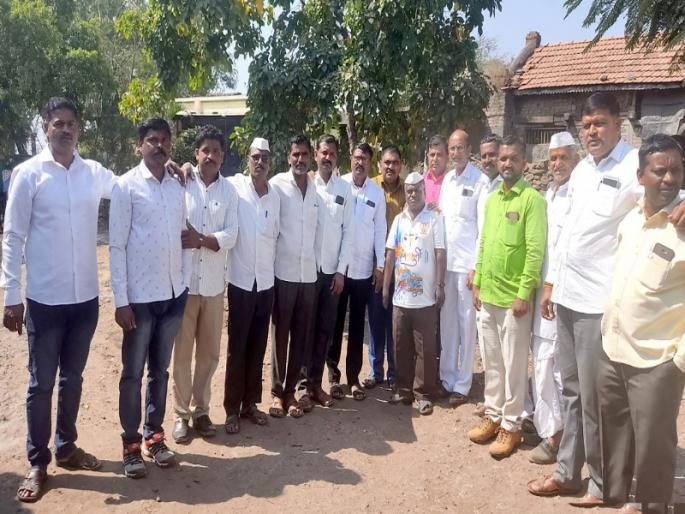 Classmates built a house for a poor friend 2 lakh fund raised in shirur | Friendship: वर्गमित्रांनी मिळून एका गरीब मित्राला बांधून दिलं घर; जमवला २ लाखांचा निधी Classmates built a house for a poor friend 2 lakh fund raised in shirur | Friendship: वर्गमित्रांनी मिळून एका गरीब मित्राला बांधून दिलं घर; जमवला २ लाखांचा निधी