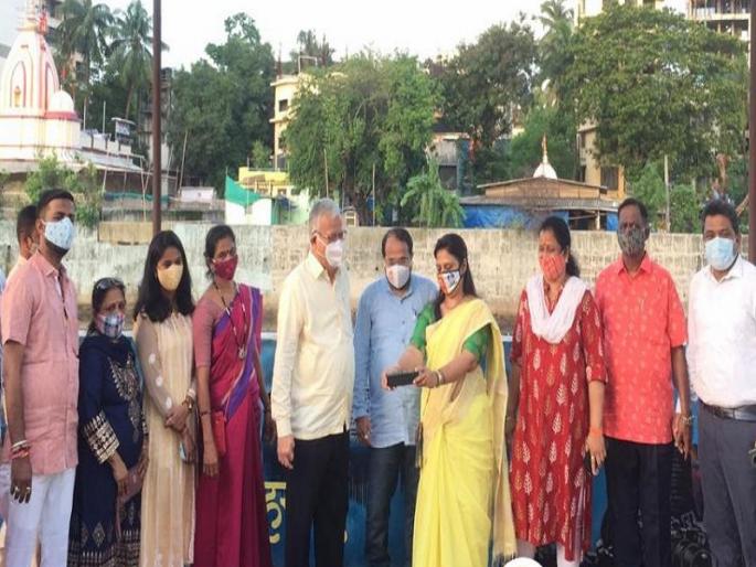 'New look' came to the protective wall of Dahisar river! | दहिसर नदीच्या संरक्षक भिंतीला आला 'न्यू लूक'! 'New look' came to the protective wall of Dahisar river! | दहिसर नदीच्या संरक्षक भिंतीला आला 'न्यू लूक'!