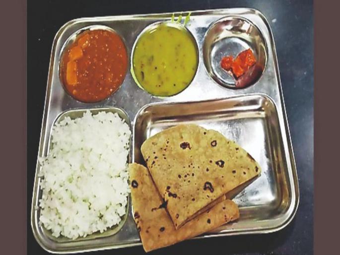 Shiv Bhojan Kendras are in arrears with a grant of Rs 2 crore; Pictures from Pimpri-Chinchwad and Pune city | शिवभोजन केंद्रांचे दोन कोटींचे अनुदान थकीत;पिंपरी-चिंचवड आणि पुणे शहरातील चित्र Shiv Bhojan Kendras are in arrears with a grant of Rs 2 crore; Pictures from Pimpri-Chinchwad and Pune city | शिवभोजन केंद्रांचे दोन कोटींचे अनुदान थकीत;पिंपरी-चिंचवड आणि पुणे शहरातील चित्र