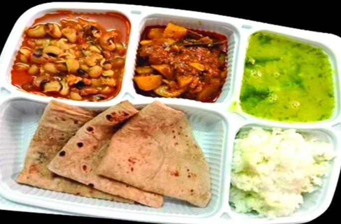 Shiv Bhojan at three places in Buldana | बुलडाण्यात तीन ठिकाणी शिव भोजन Shiv Bhojan at three places in Buldana | बुलडाण्यात तीन ठिकाणी शिव भोजन