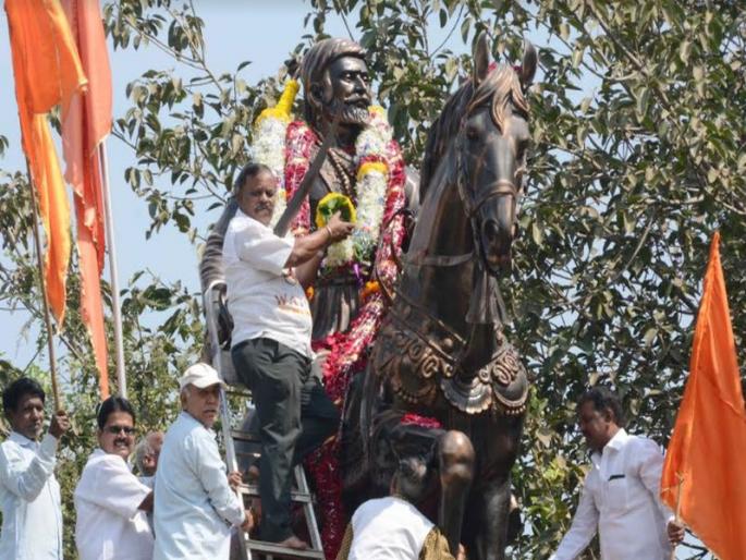 Shiv Jayanti GVKala wavade and political parties also revolted | शिवजयंतीचे जिव्हीकेला वावडे तर राजकीय पक्षांनी सुद्धा फिरवली पाठ Shiv Jayanti GVKala wavade and political parties also revolted | शिवजयंतीचे जिव्हीकेला वावडे तर राजकीय पक्षांनी सुद्धा फिरवली पाठ