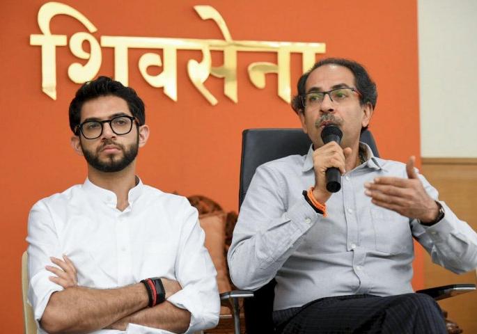 bjp atul bhatkhalkar taunts shiv sena chief uddhav thackeray over dasara melava at shivaji park | Maharashtra Politics: “लोकांमध्ये प्रचंड उत्सुकता आहे? दसरा मेळावा कुठे होणार? आणि हसरा मेळावा कुठे होणार?” bjp atul bhatkhalkar taunts shiv sena chief uddhav thackeray over dasara melava at shivaji park | Maharashtra Politics: “लोकांमध्ये प्रचंड उत्सुकता आहे? दसरा मेळावा कुठे होणार? आणि हसरा मेळावा कुठे होणार?”