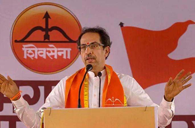 Shiv Sena's Morcha in Mumbai today against crop insurance companies | पीक विमा कंपन्यांविरोधात शिवसेना आक्रमक; मुंबईत आज भव्य मोर्चा Shiv Sena's Morcha in Mumbai today against crop insurance companies | पीक विमा कंपन्यांविरोधात शिवसेना आक्रमक; मुंबईत आज भव्य मोर्चा