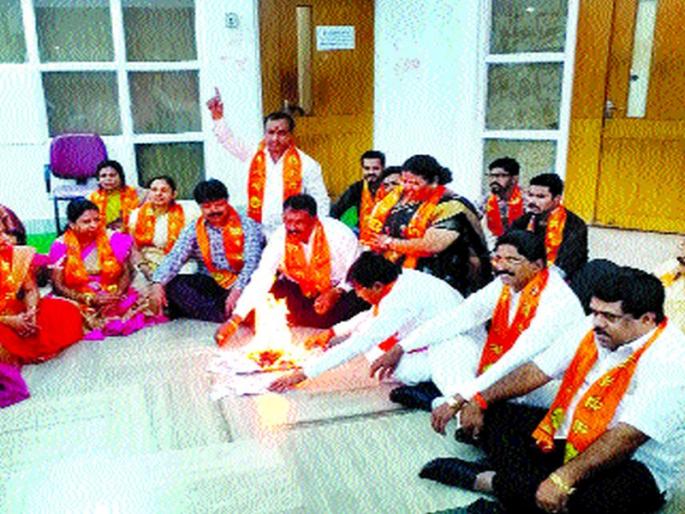 Due to restrictive works, the commissioner's song is dead? | नियमबाह्य कामे रोखल्याने झाला आयुक्त गीतेंचा घात? Due to restrictive works, the commissioner's song is dead? | नियमबाह्य कामे रोखल्याने झाला आयुक्त गीतेंचा घात?