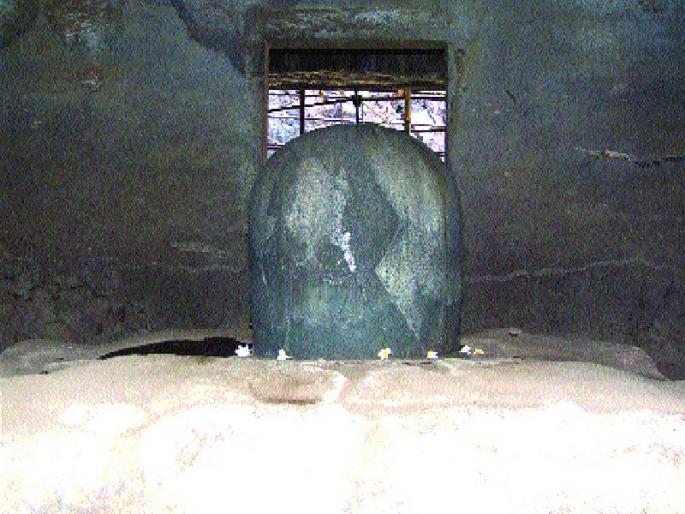 water transport on monday despite caves being closed | लेणी बंद असतानाही सोमवारी जलवाहतूक; दहा वर्षांपासून पर्यटकांची फसवणूक