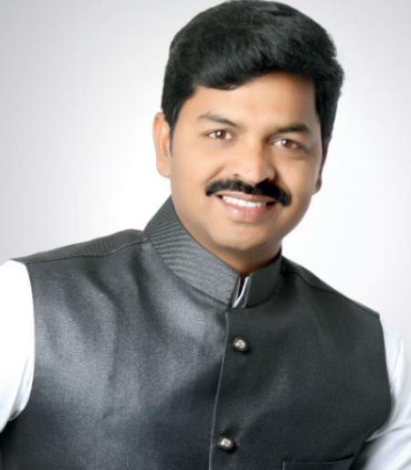 Need for control of Swarajya Jiva, Solapur Central Shivajmotsav Mandal Chairman Rasul Pathan, the contribution of Muslims in the establishment of Swarajya | स्वराज्य रक्षणासाठी जिभेवर नियंत्रणाची गरज, सोलापूर मध्यवर्ती शिवजन्मोत्सव मंडळाचे अध्यक्ष रसुल पठाण यांचे मत, स्वराज्य स्थापनेत मुस्लिमांचे योगदान मोलाचे 