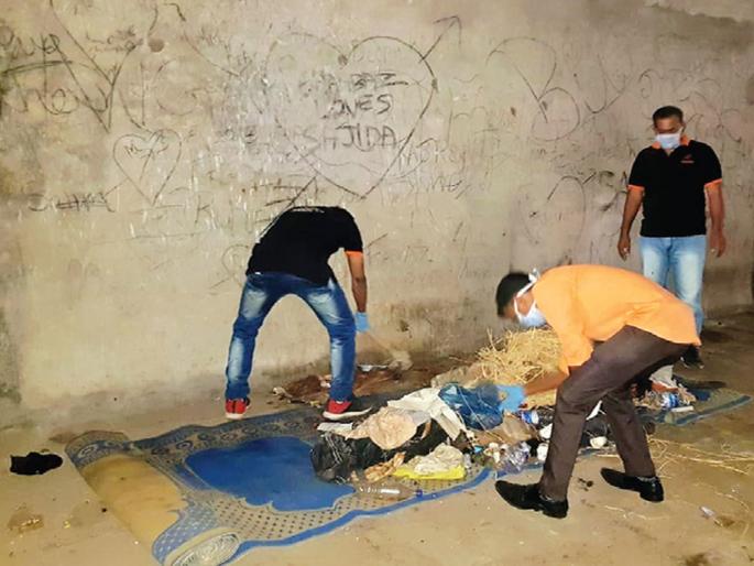 200 kg garbage at Shivadi fort | शिवडी किल्ल्यावर २०० किलो कचरा 200 kg garbage at Shivadi fort | शिवडी किल्ल्यावर २०० किलो कचरा