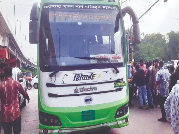 A youth was crushed by a Shivai bus in Chhatrapati Sambhajinagar, the bus driver was taken into police custody. | छत्रपती संभाजीनगरात शिवाई बसने तरुणाला चिरडले, बसचालक पोलिसांच्या ताब्यात A youth was crushed by a Shivai bus in Chhatrapati Sambhajinagar, the bus driver was taken into police custody. | छत्रपती संभाजीनगरात शिवाई बसने तरुणाला चिरडले, बसचालक पोलिसांच्या ताब्यात