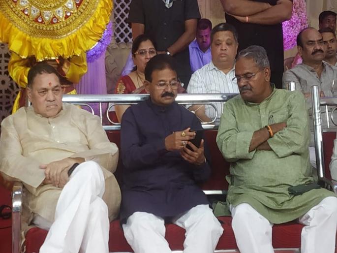 A colorful chat between Shivaji Rao Adha Rao and Dilip Mohite Patil | आढळरावांची राष्ट्रवादीशी सलगी वाढली? दिलीप मोहिते पाटलांसोबत रंगल्या गप्पा A colorful chat between Shivaji Rao Adha Rao and Dilip Mohite Patil | आढळरावांची राष्ट्रवादीशी सलगी वाढली? दिलीप मोहिते पाटलांसोबत रंगल्या गप्पा