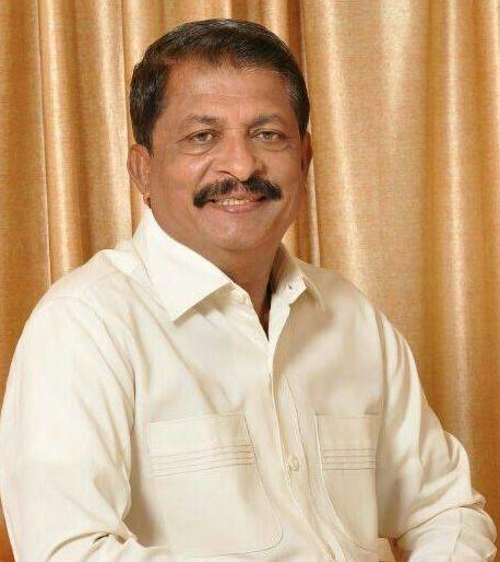 Nashik Market Committee Chairman Shivaji Chumbhale arrested for taking bribe | नाशिक बाजार समितीचे सभापती शिवाजी चुंभळे यांना लाच घेताना अटक Nashik Market Committee Chairman Shivaji Chumbhale arrested for taking bribe | नाशिक बाजार समितीचे सभापती शिवाजी चुंभळे यांना लाच घेताना अटक