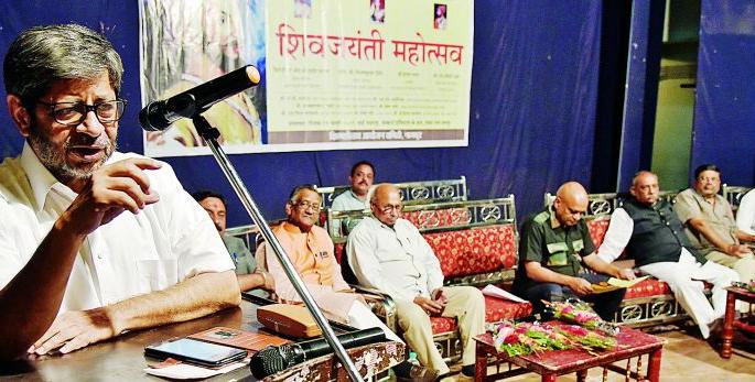 Terrorism can not be eliminated by bullet | दहशतवाद बंदुकीच्या गोळीने संपू शकत नाही