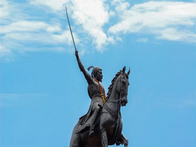 Tweeting on the occasion of Shiv Jayanti, Virender Sehwag said, "History was wrong ..." | शिवजयंती निमित्त ट्विट करत विरेंद्र सेहवाग म्हणाला, "इतिहास चुकीचा होता..."