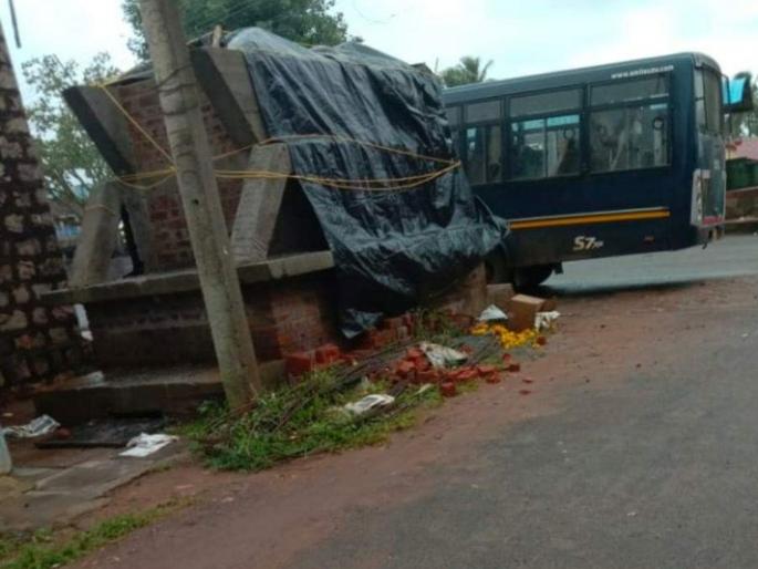 Anger in belgium after statue of chatrapati shivaji maharaj moved by karnatak government | शिवाजी महाराजांचा पुतळा हलवल्यानं वातावरण तापलं; शिवप्रेमी संतप्त Anger in belgium after statue of chatrapati shivaji maharaj moved by karnatak government | शिवाजी महाराजांचा पुतळा हलवल्यानं वातावरण तापलं; शिवप्रेमी संतप्त