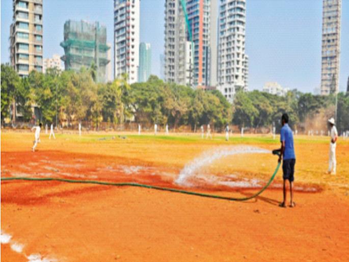 Dust on Shivaji Park; MNS, Uddhav Sena take to the field | शिवाजी पार्कवरील धूळ; मनसे, उद्धवसेना उतरली मैदानात Dust on Shivaji Park; MNS, Uddhav Sena take to the field | शिवाजी पार्कवरील धूळ; मनसे, उद्धवसेना उतरली मैदानात