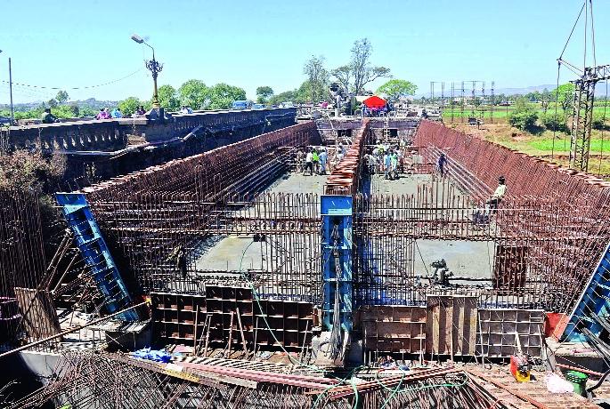 Kandagaini transfer, Munghate hospital, Aadar disappearance -Pune Shivaji Pool | कांडगावेंची बदली, मुंघाटे रुग्णालयात, आबदार गायब -पर्यायी शिवाजी पूल Kandagaini transfer, Munghate hospital, Aadar disappearance -Pune Shivaji Pool | कांडगावेंची बदली, मुंघाटे रुग्णालयात, आबदार गायब -पर्यायी शिवाजी पूल