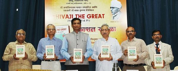 Kolhapur: To get knowledge of social transformation, be done in the university: Anil Kakodkar | कोल्हापूर : सामाजिक स्थित्यंतरे जाणून घेण्यासाठी विद्यापीठांत संशोधन व्हावे : काकोडकर Kolhapur: To get knowledge of social transformation, be done in the university: Anil Kakodkar | कोल्हापूर : सामाजिक स्थित्यंतरे जाणून घेण्यासाठी विद्यापीठांत संशोधन व्हावे : काकोडकर