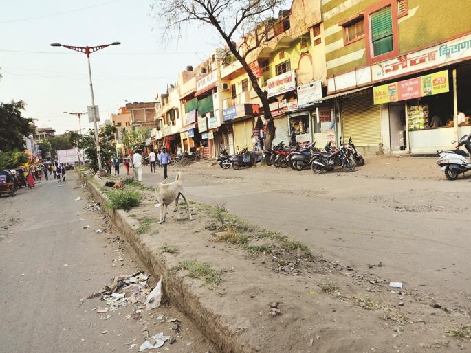 'Lockdown' in Shivajinagar market due to underpass work; 'Sankranta' on shopkeepers before Diwali | भुयारी पुलाच्या कामामुळे शिवाजीनगर बाजारपेठेत ‘लाॅकडाऊन’; दुकानदारांवर दिवाळीपूर्वी 'संक्रांत' 'Lockdown' in Shivajinagar market due to underpass work; 'Sankranta' on shopkeepers before Diwali | भुयारी पुलाच्या कामामुळे शिवाजीनगर बाजारपेठेत ‘लाॅकडाऊन’; दुकानदारांवर दिवाळीपूर्वी 'संक्रांत'