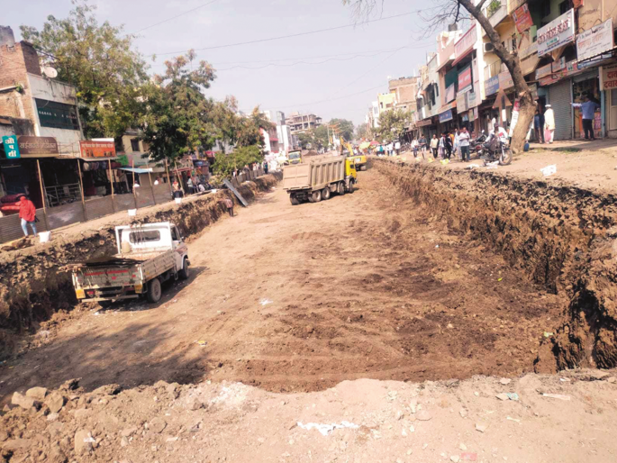 Will the work speed up? Work under Deolai Chowk to Shivajinagar railway gate started | कामात गती येणार का? देवळाई चौक ते शिवाजीनगर रेल्वे फाटकाखाली काम सुरू Will the work speed up? Work under Deolai Chowk to Shivajinagar railway gate started | कामात गती येणार का? देवळाई चौक ते शिवाजीनगर रेल्वे फाटकाखाली काम सुरू