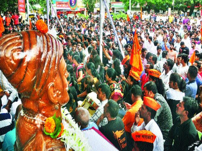 Backward Commission Commission favorable for reservation! | ओबीसीत समावेश! मराठा आरक्षणासाठी मागासवर्ग आयोग अनुकूल