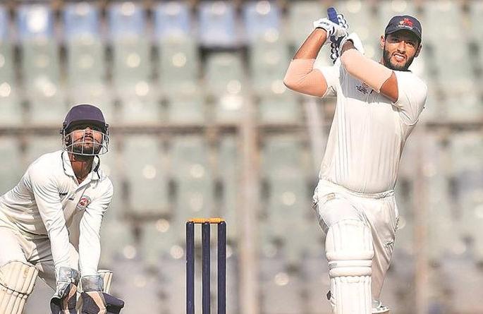 IPL Auction 2018: Shivam Dubey, who hit five sixes in one over, will get a quote of five crore | IPL Auction 2018: एका षटकात पाच षटकार लगावणाऱ्या शिवम दुबेला पाच कोटींची बोली