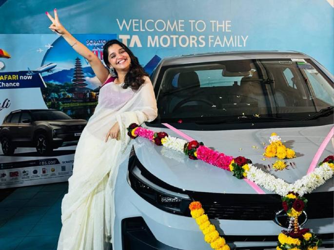 actress shivani sonar buys new tata altroz car shared photos | शिवानी सोनारने घरी आणली Tata कंपनीची नवी कोरी कार, गाडीची किंमत माहितीये? actress shivani sonar buys new tata altroz car shared photos | शिवानी सोनारने घरी आणली Tata कंपनीची नवी कोरी कार, गाडीची किंमत माहितीये?