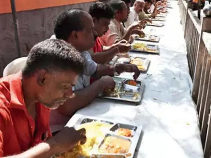 Shivbhojan Thali started in Khamgaon | खामगावमध्ये शिवभोजन थाळी सुरू; गोरगरिबांना लाभ Shivbhojan Thali started in Khamgaon | खामगावमध्ये शिवभोजन थाळी सुरू; गोरगरिबांना लाभ