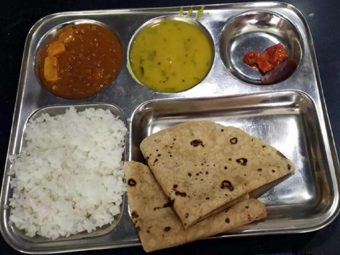 Decision on Shiv Bhojan Thali in Budget Session, Government positive about continuing the scheme | ‘शिवभोजन’ थाळीचा निर्णय अर्थसंकल्पीय अधिवेशनात, योजना सुरू ठेवण्याबाबत सरकार सकारात्मक Decision on Shiv Bhojan Thali in Budget Session, Government positive about continuing the scheme | ‘शिवभोजन’ थाळीचा निर्णय अर्थसंकल्पीय अधिवेशनात, योजना सुरू ठेवण्याबाबत सरकार सकारात्मक